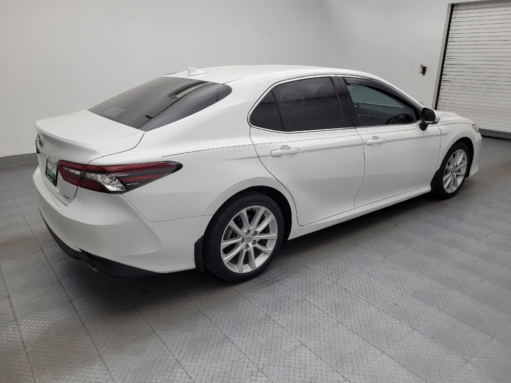 Used 2021 Toyota Camry XLE FWD image 10