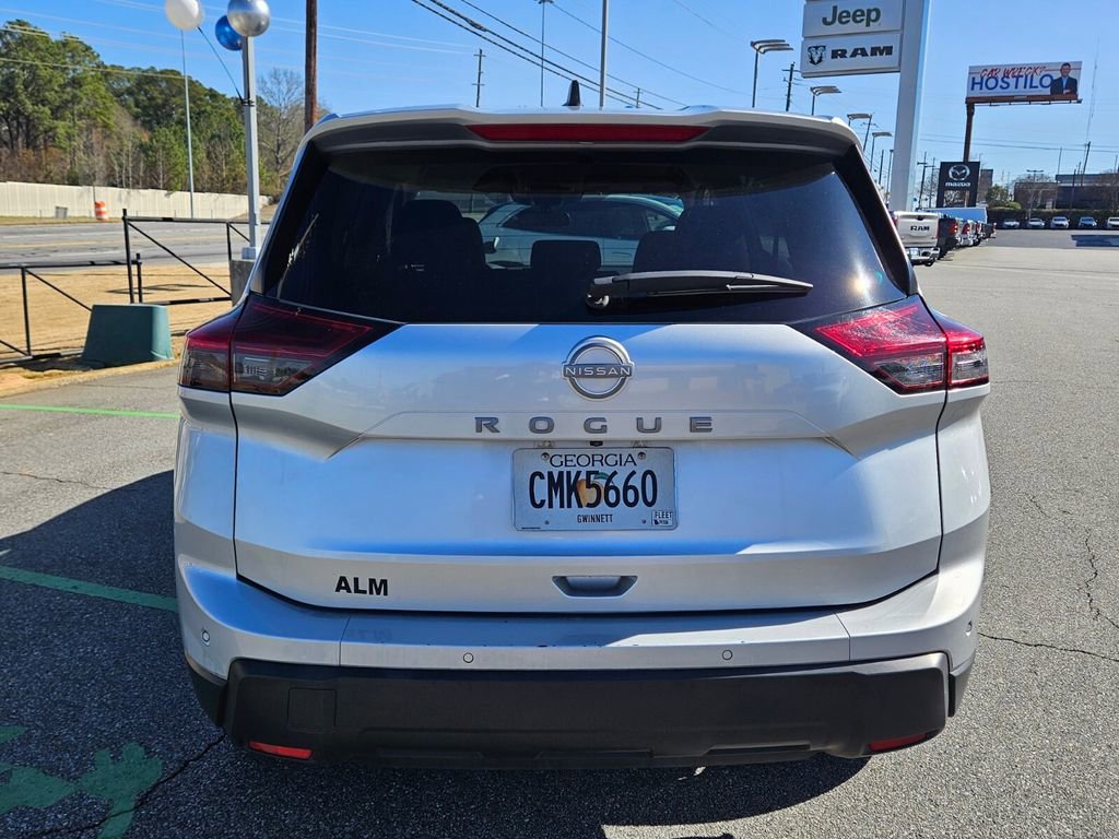 Used 2024 Nissan Rogue S image 11