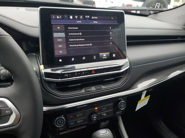 New 2026 Jeep Compass Latitude image 20