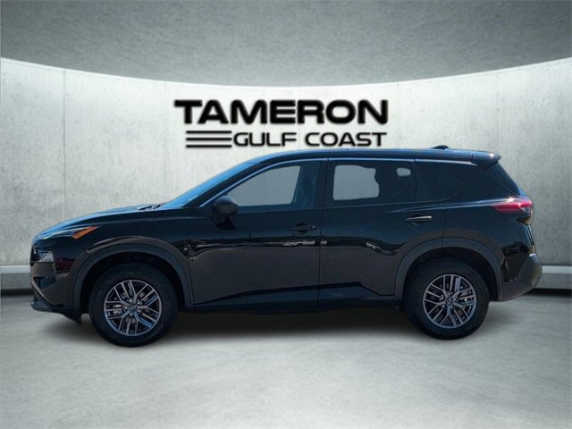 Used 2023 Nissan Rogue S image 2