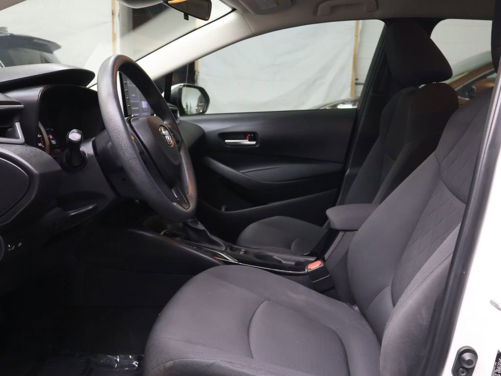 Used 2021 Toyota Corolla LE image 16