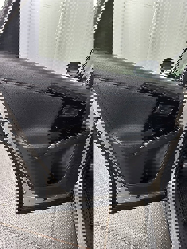 Used 2023 Toyota bZ4X Limited image 28