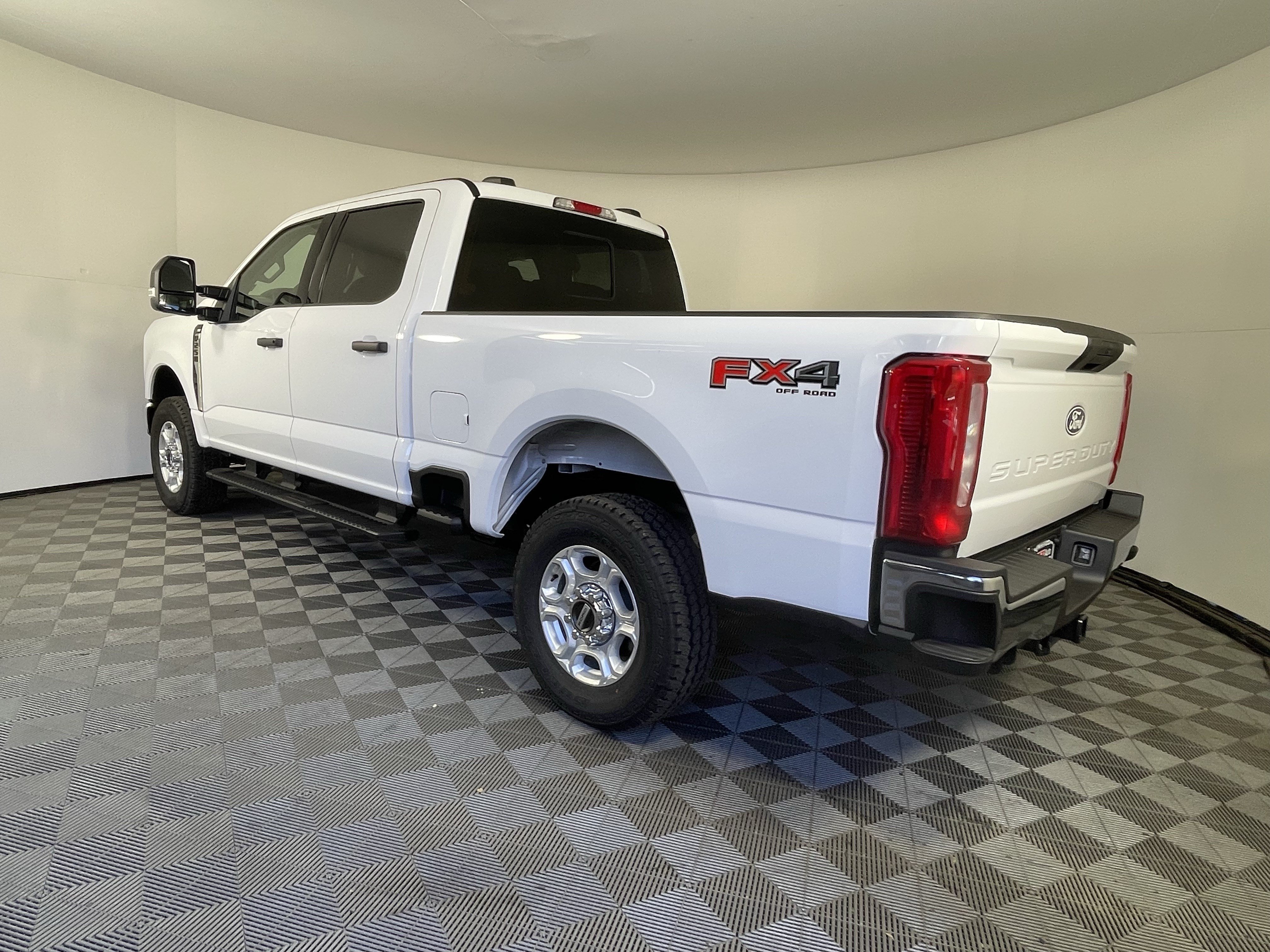New 2027 Ford F250 XLT w/ FX4 Off-Road Package AWD/4WD image 3