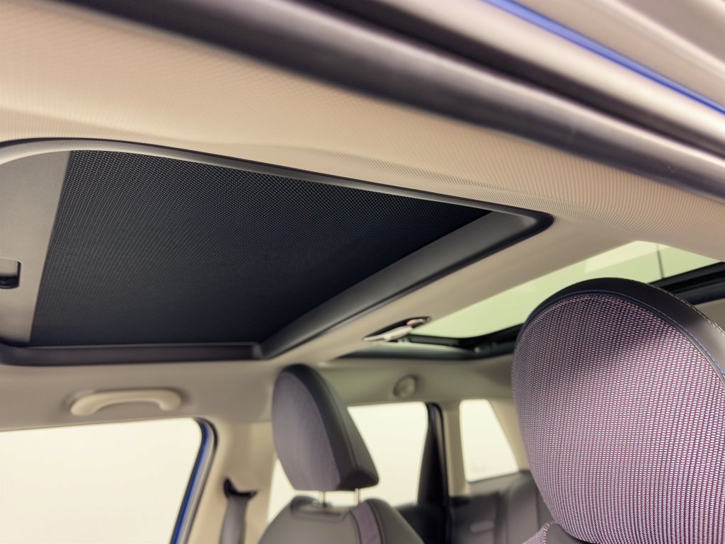 Certified 2025 MINI Cooper 4-Door Hardtop FWD image 27