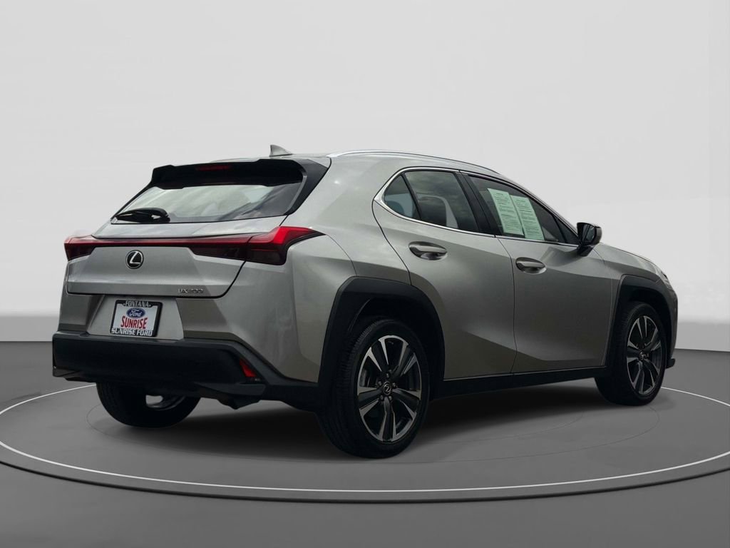 Used 2019 Lexus UX 200 w/ Premium Package image 5