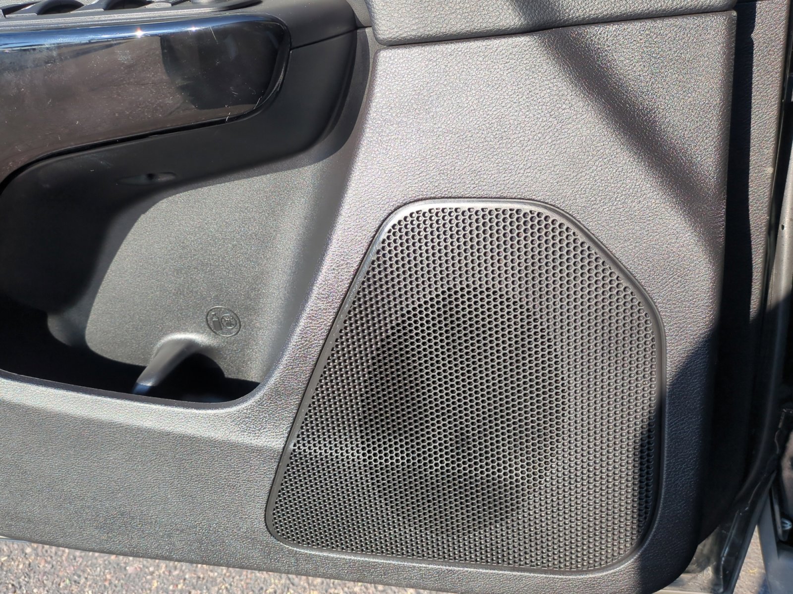 Used 2021 Jeep Cherokee Latitude Plus image 27