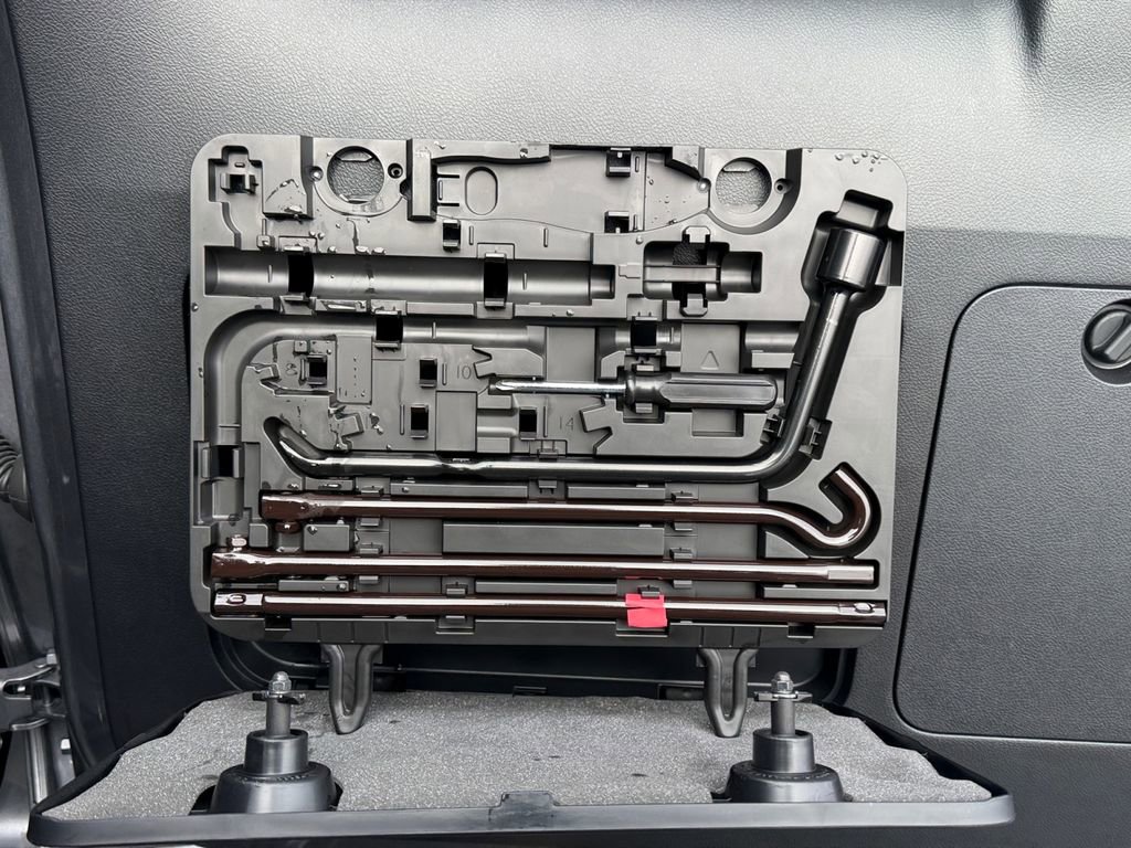 Used 2023 Lexus GX 460 Premium w/ Premium Plus Package image 30