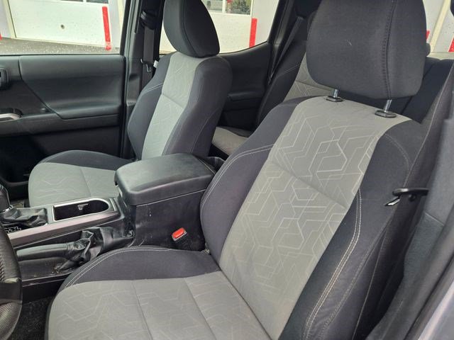 Used 2022 Toyota Tacoma TRD Sport AWD/4WD image 26