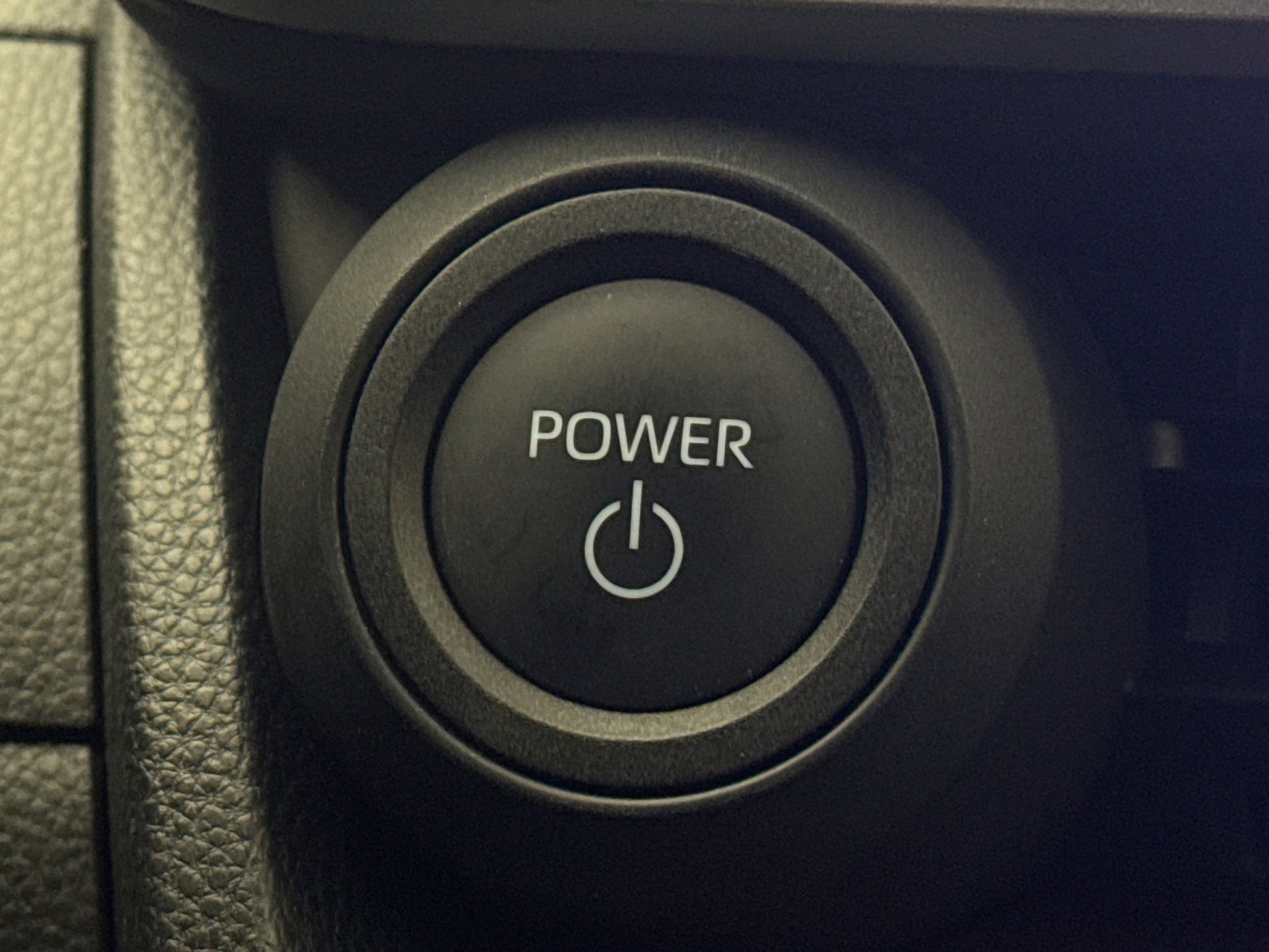 Used 2024 Toyota Prius Prime SE image 18