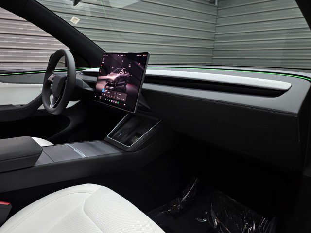 Used 2026 Tesla Model Y Long Range RWD image 12