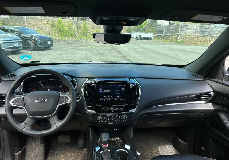 Used 2023 Chevrolet Traverse RS w/ LPO, Floor Liner Package AWD/4WD image 7
