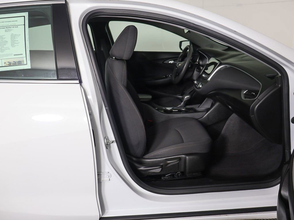 Used 2024 Chevrolet Malibu LS image 25