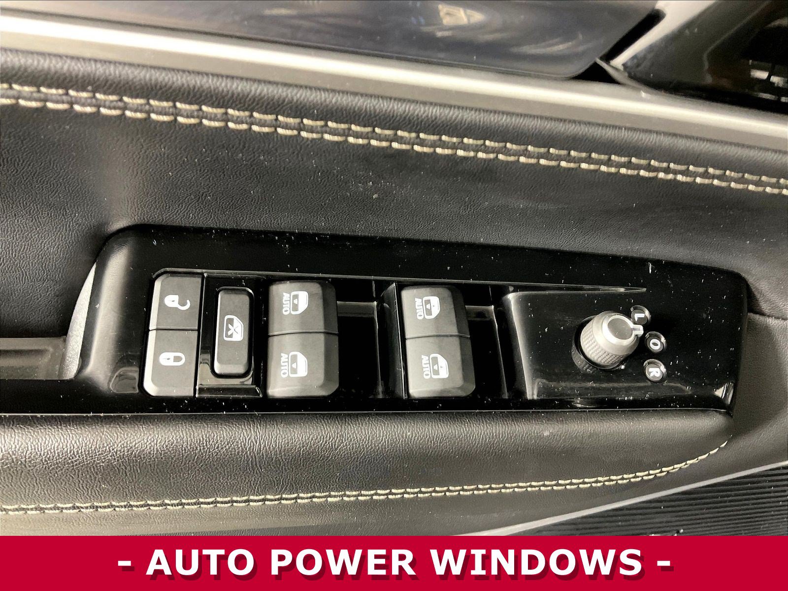 Used 2022 Jeep Wagoneer Series II AWD/4WD image 39