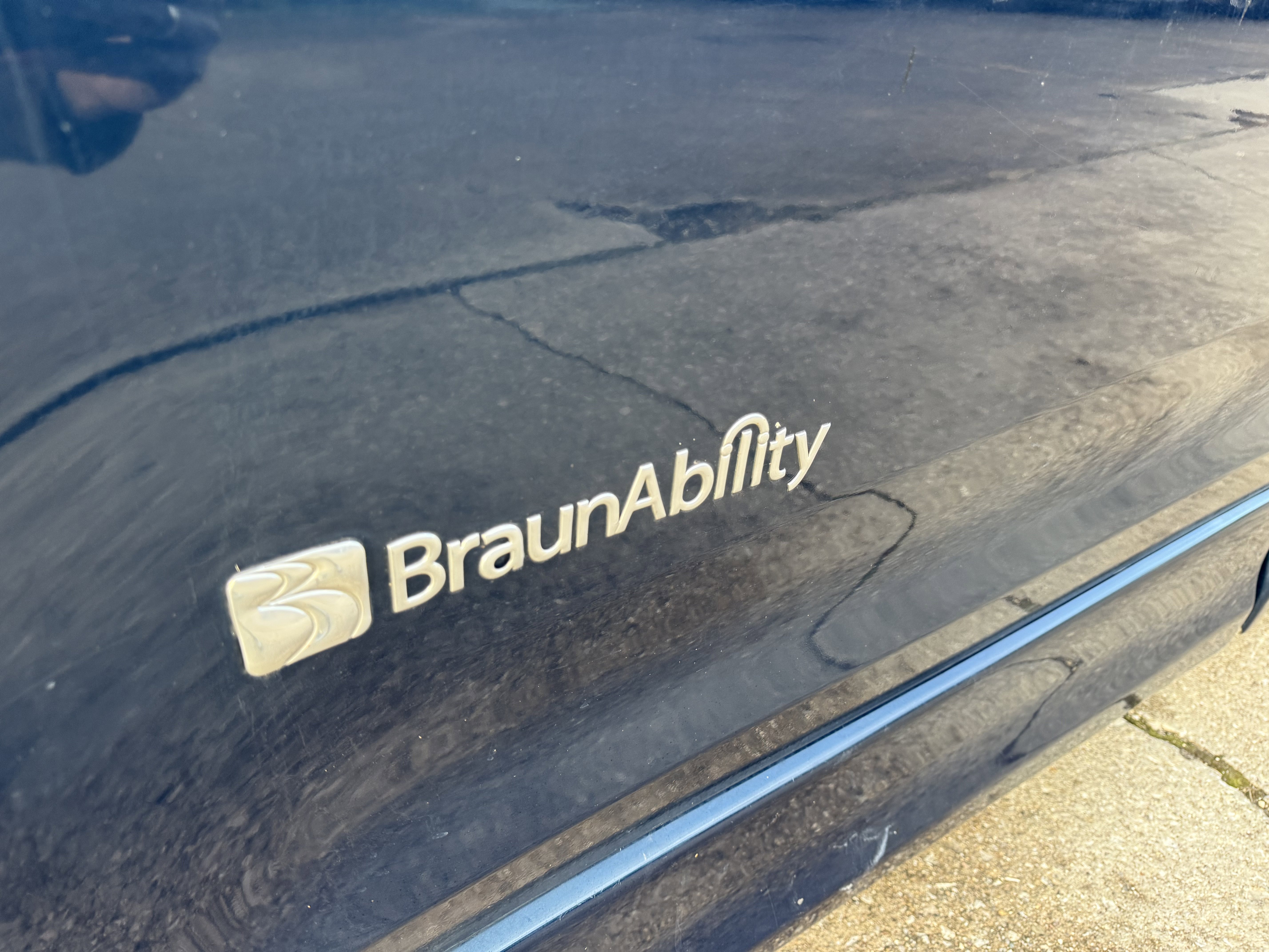 Used 2011 Toyota Sienna LE image 10