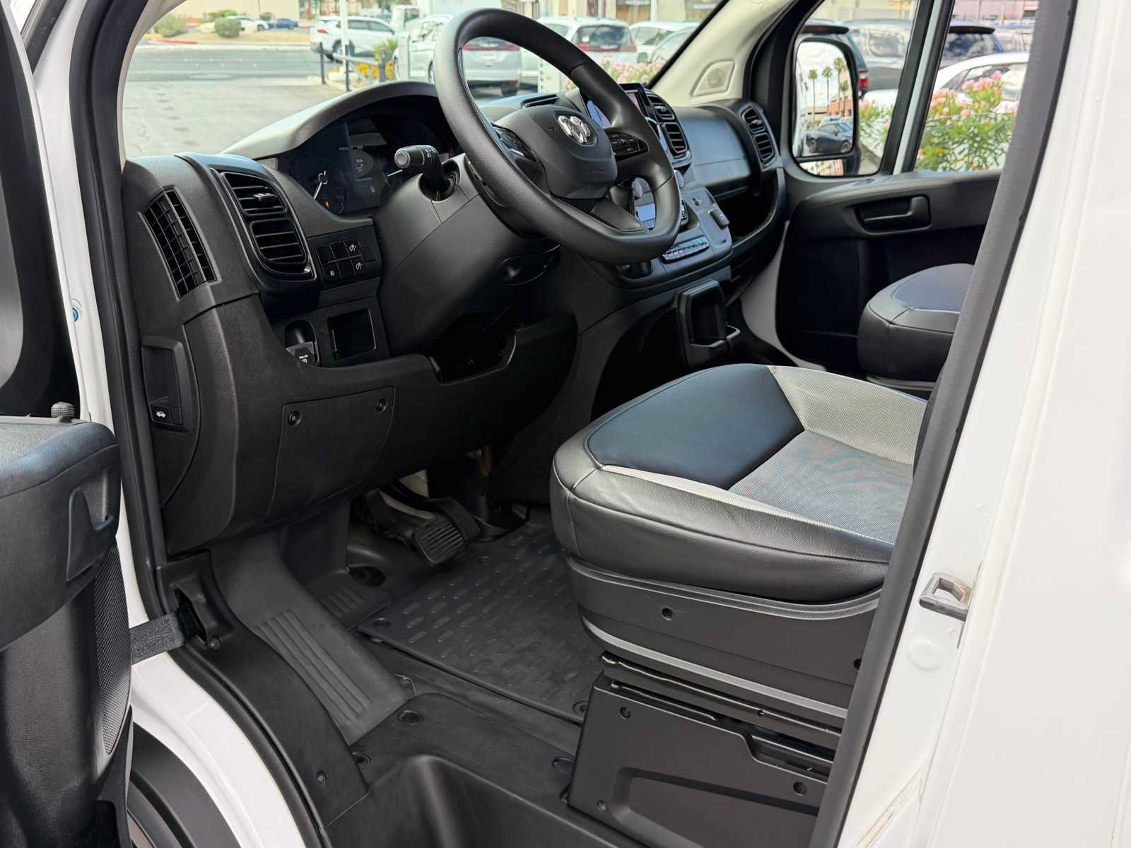 Used 2025 RAM ProMaster 2500 w/ Convenience Group FWD image 15