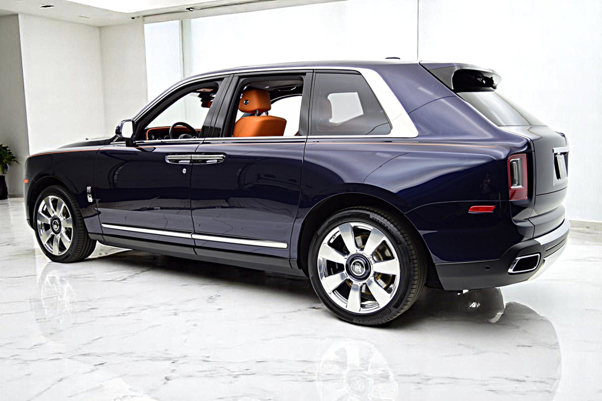 Used 2025 Rolls-Royce Cullinan image 11