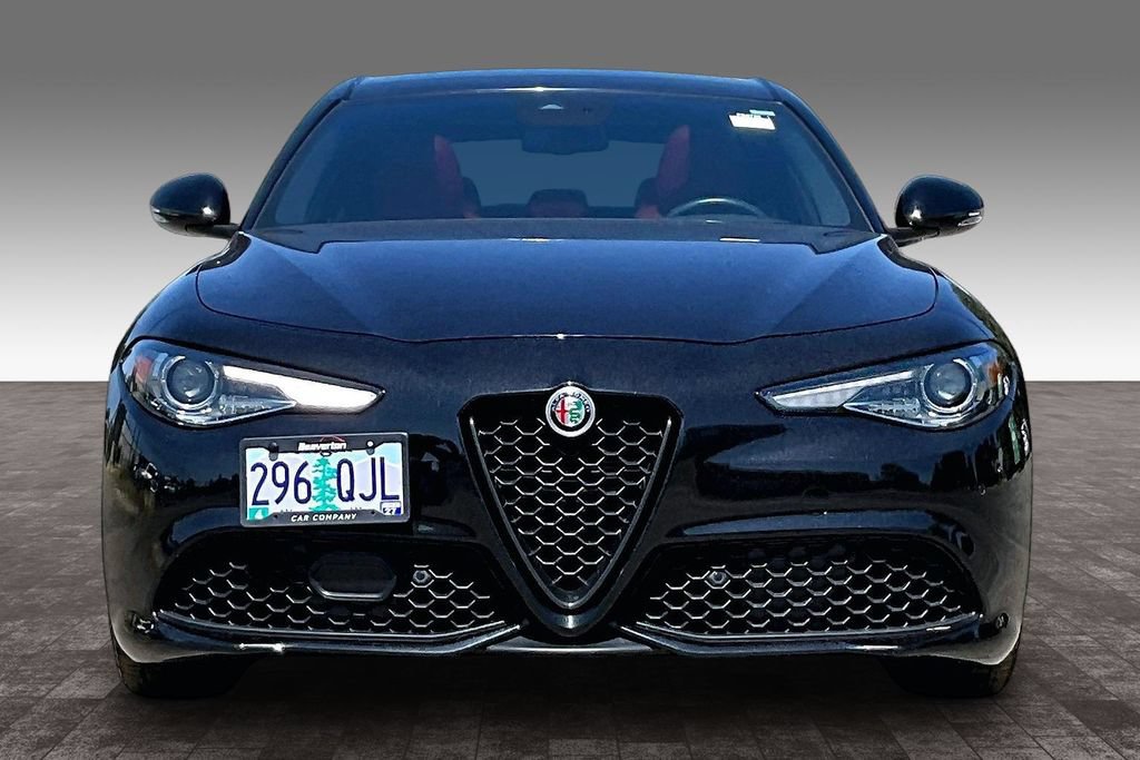 Used 2022 Alfa Romeo Giulia Veloce RWD image 5