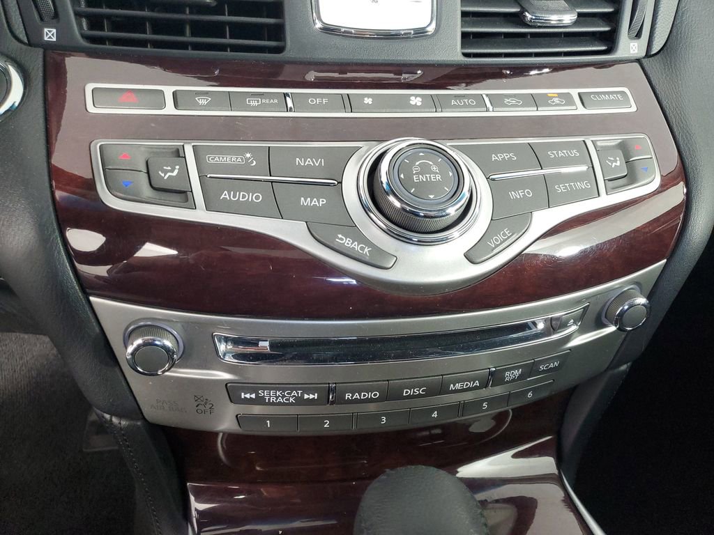 Used 2019 INFINITI Q70 Luxe w/ Proactive Package image 18