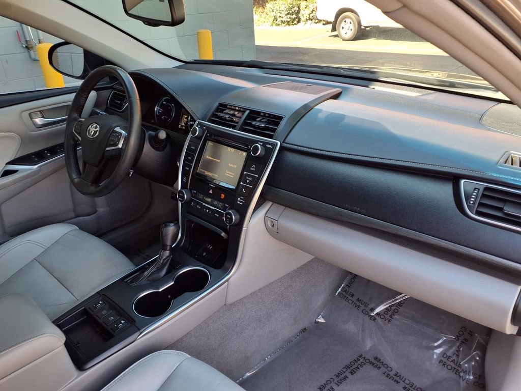 Certified 2017 Toyota Camry XLE w/ Moonroof Package image 24