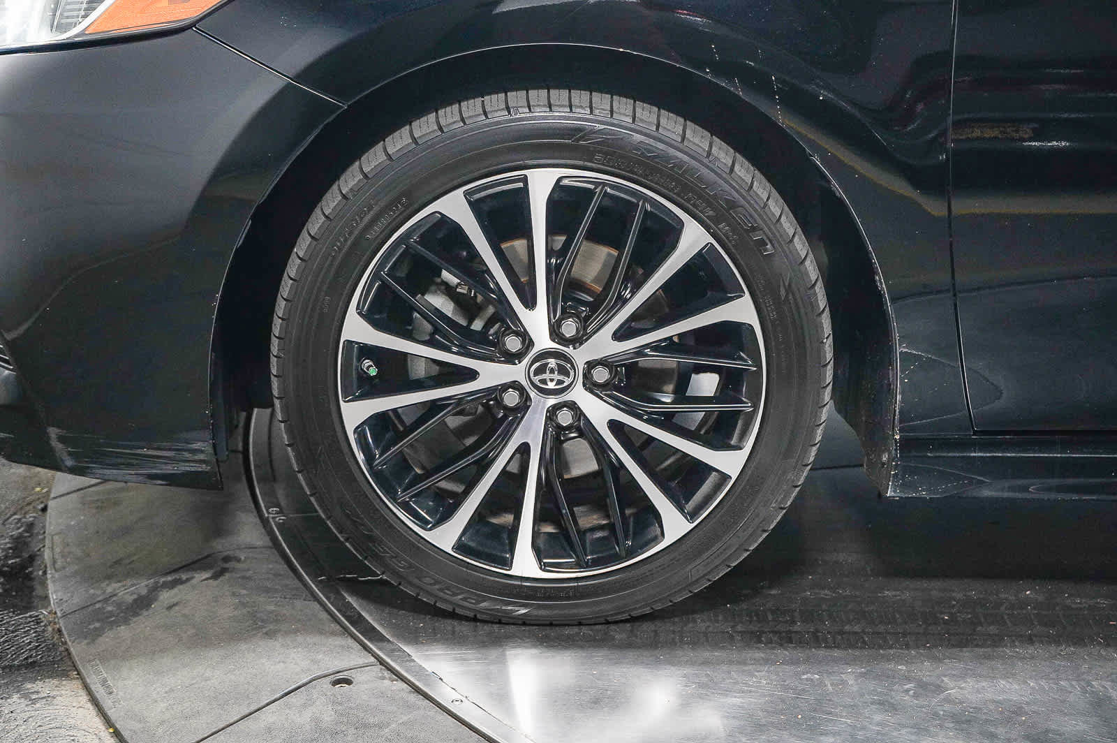 Used 2018 Toyota Camry SE w/ Protection Package (Q2) image 10