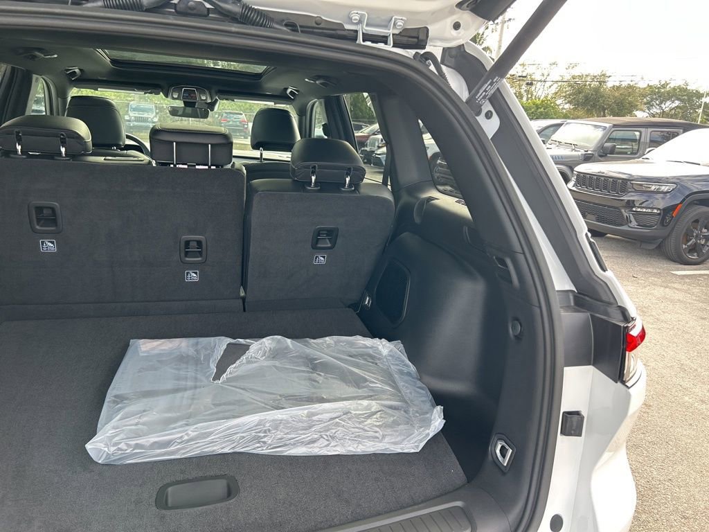 New 2026 Jeep Grand Cherokee Limited image 32