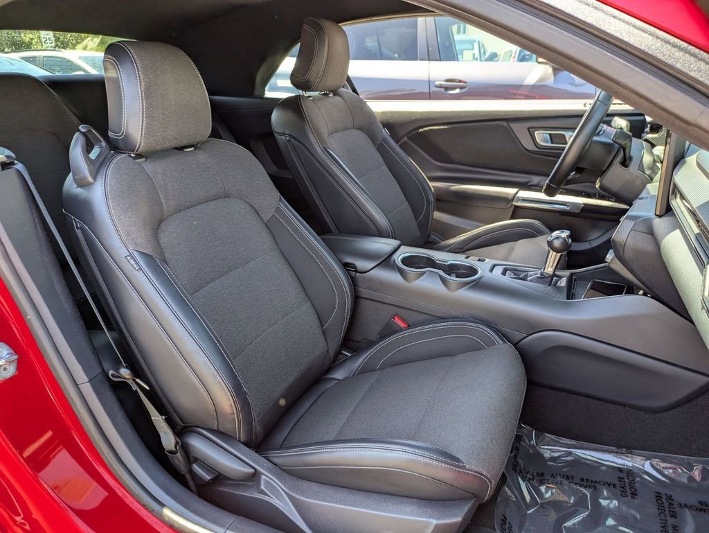 Used 2024 Ford Mustang Convertible image 28