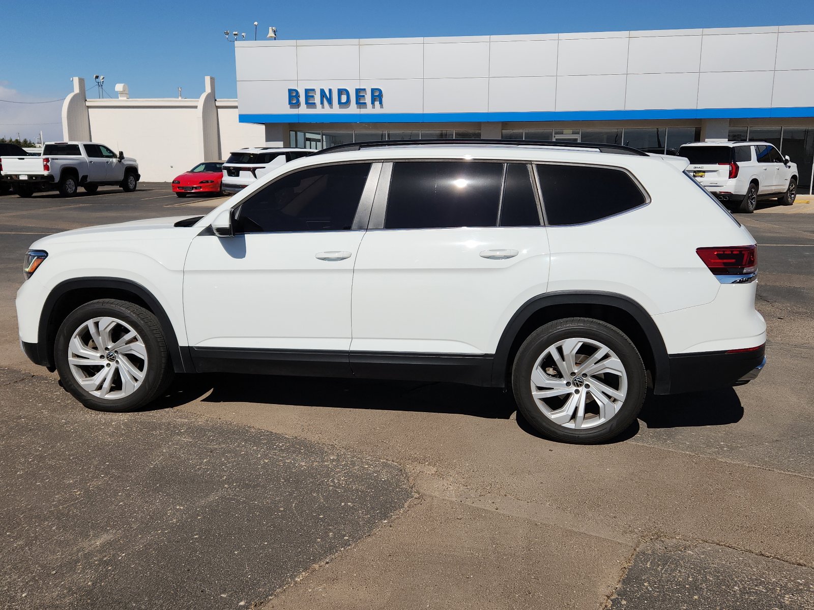 Used 2021 Volkswagen Atlas SE w/ Panoramic Sunroof Package image 2
