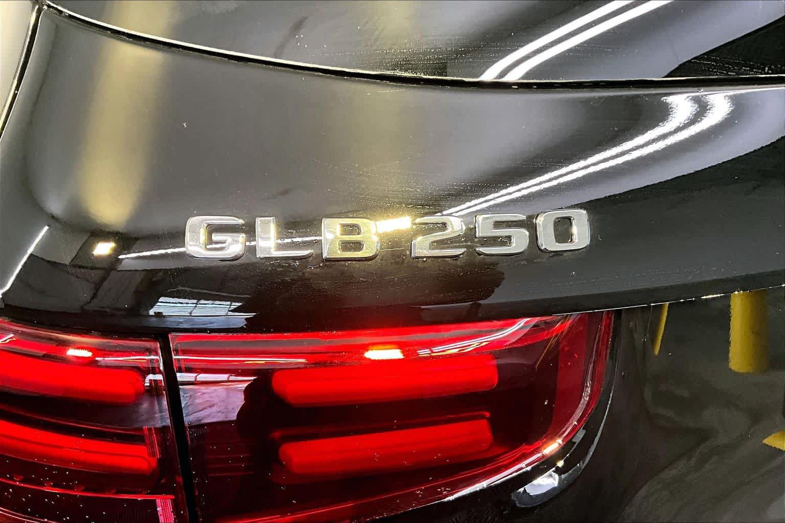 New 2026 Mercedes-Benz GLB 250 4MATIC image 6
