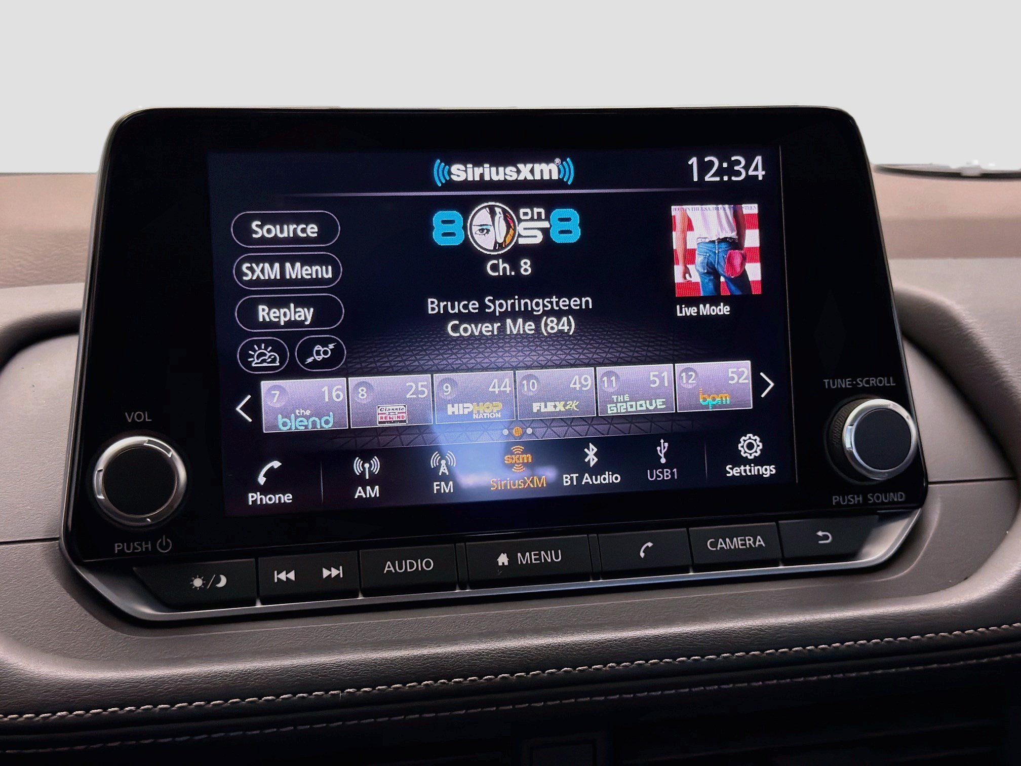 Used 2023 Nissan Rogue SV FWD image 9