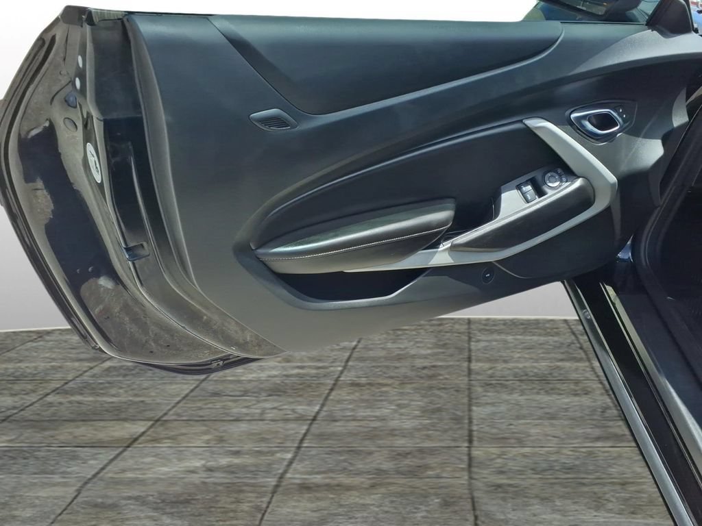 Used 2018 Chevrolet Camaro LT RWD image 12