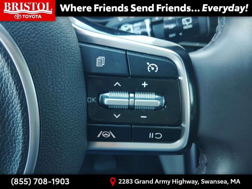 Used 2024 Kia Carnival LX image 27