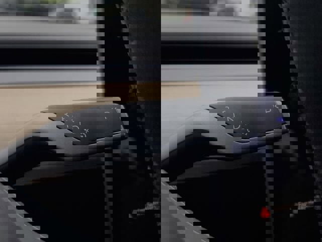 Used 2021 Tesla Model 3 Standard Range Plus image 33