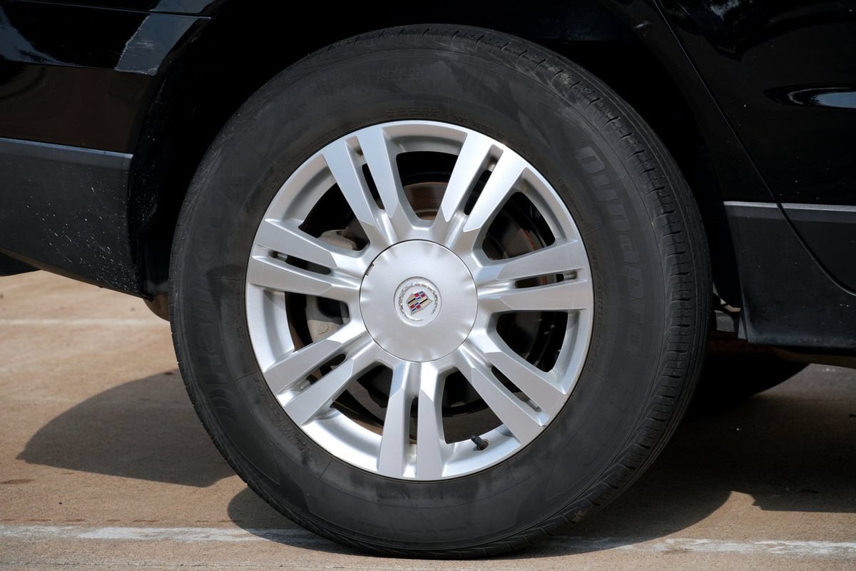 Used 2013 Cadillac SRX Luxury w/ Driver Awareness Package FWD image 30