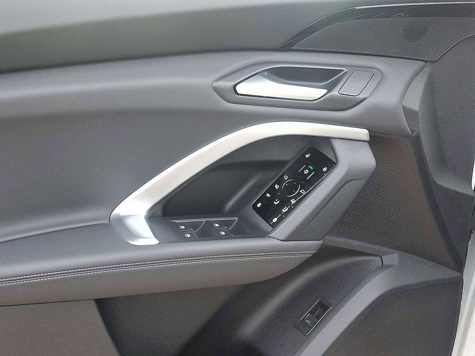 Certified 2025 Audi Q5 Premium w/ Convenience Package image 10