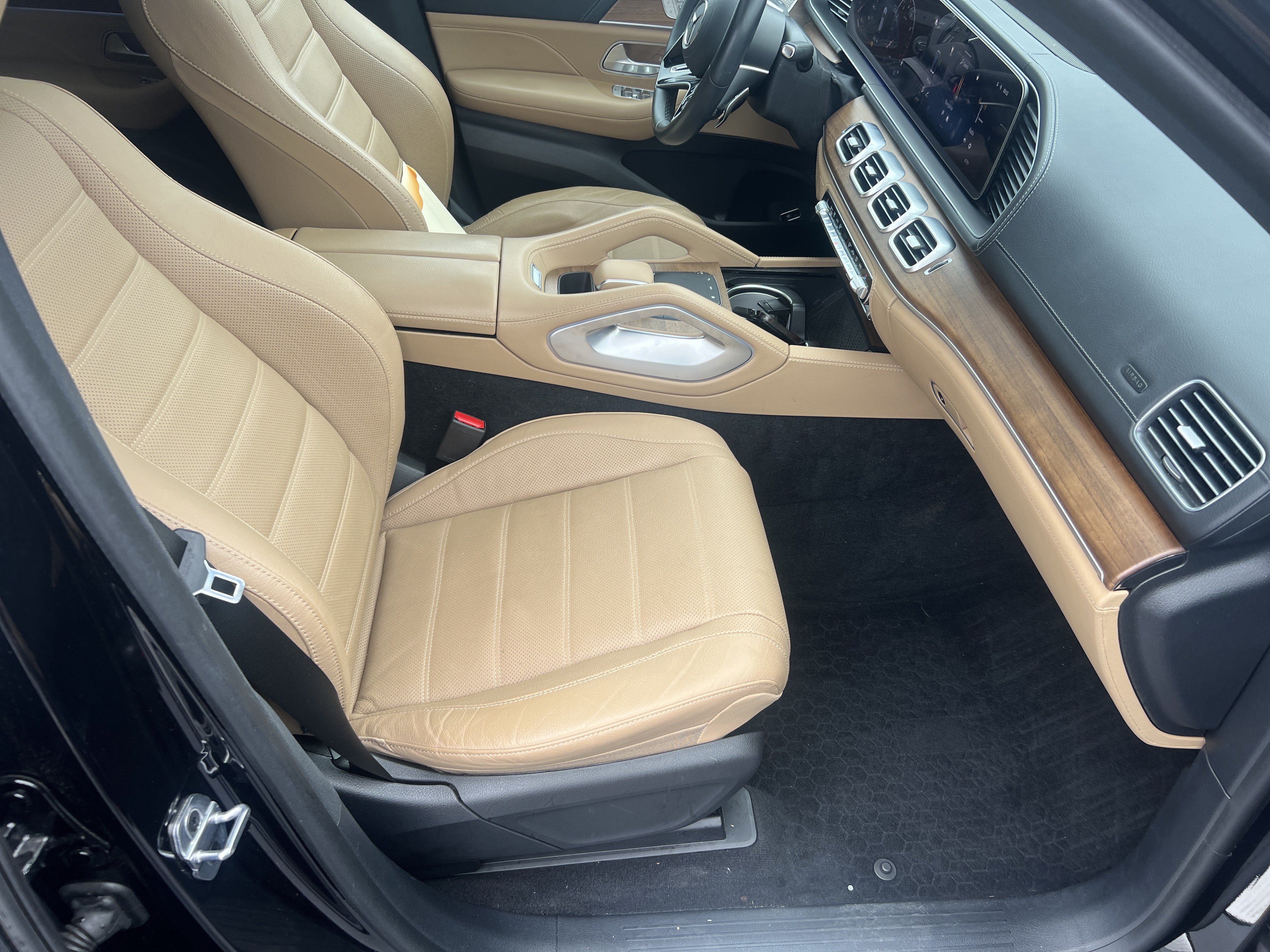 Certified 2024 Mercedes-Benz GLE 350 4MATIC w/ Driver Assistance Package image 35