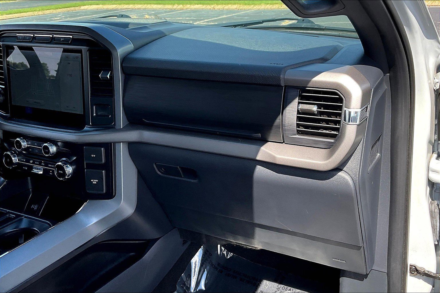 Used 2024 Ford F150 XLT w/ Mobile Office Package image 15