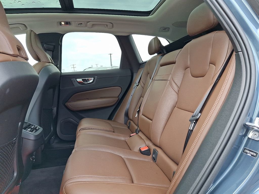 Used 2019 Volvo XC60 T5 Inscription image 10