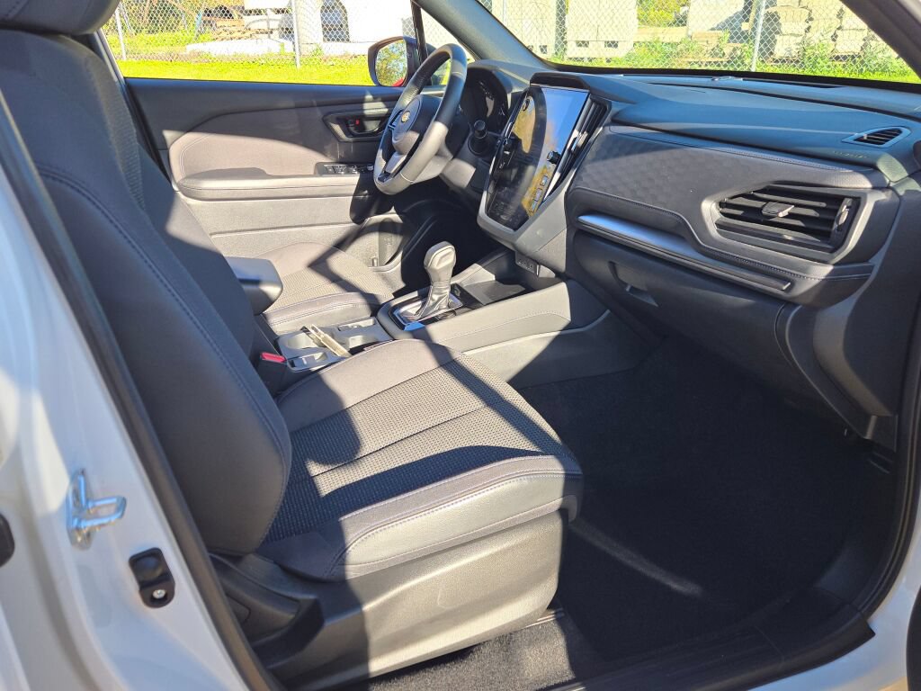 Certified 2025 Subaru Forester Premium AWD/4WD image 5