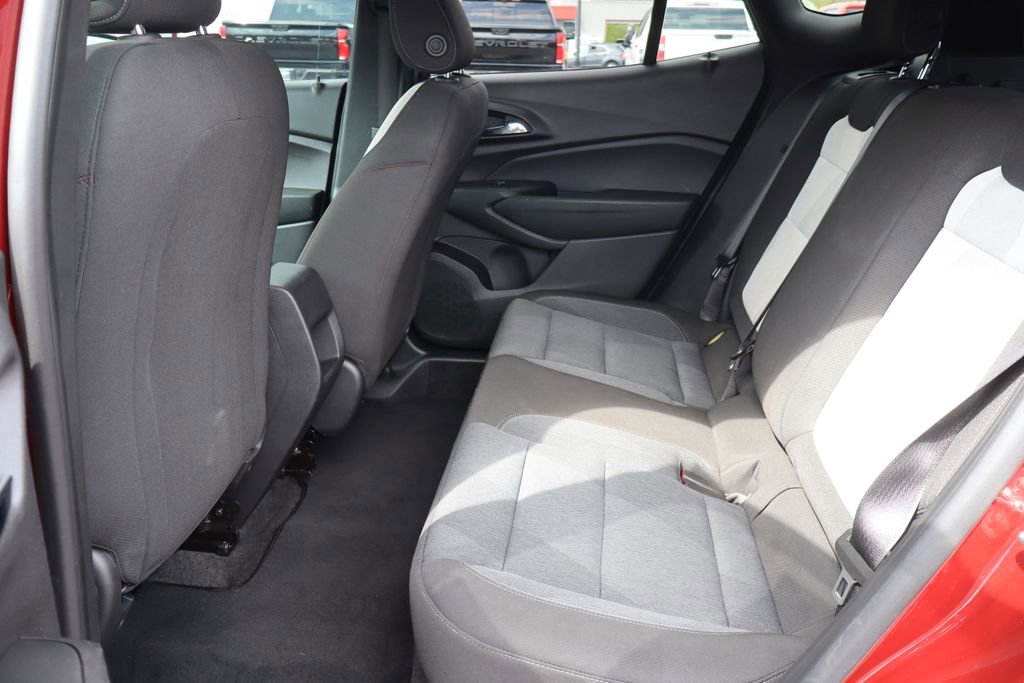 Used 2024 Chevrolet Trax RS w/ Driver Confidence Package FWD image 21