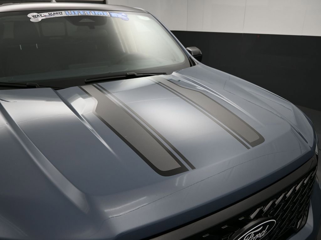 New 2025 Ford Maverick Lariat w/ Black Appearance Package image 17