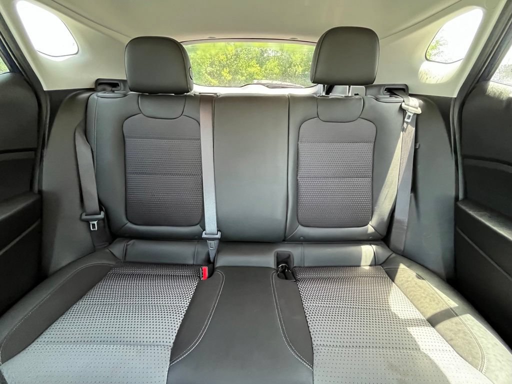 Certified 2024 Chevrolet Trax LT w/ LT Convenience Package FWD image 18