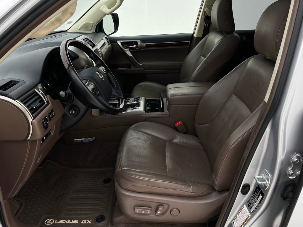 Used 2019 Lexus GX 460 Luxury w/ Sport Design Package image 11
