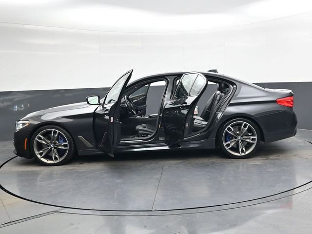Used 2018 BMW M550i xDrive image 37