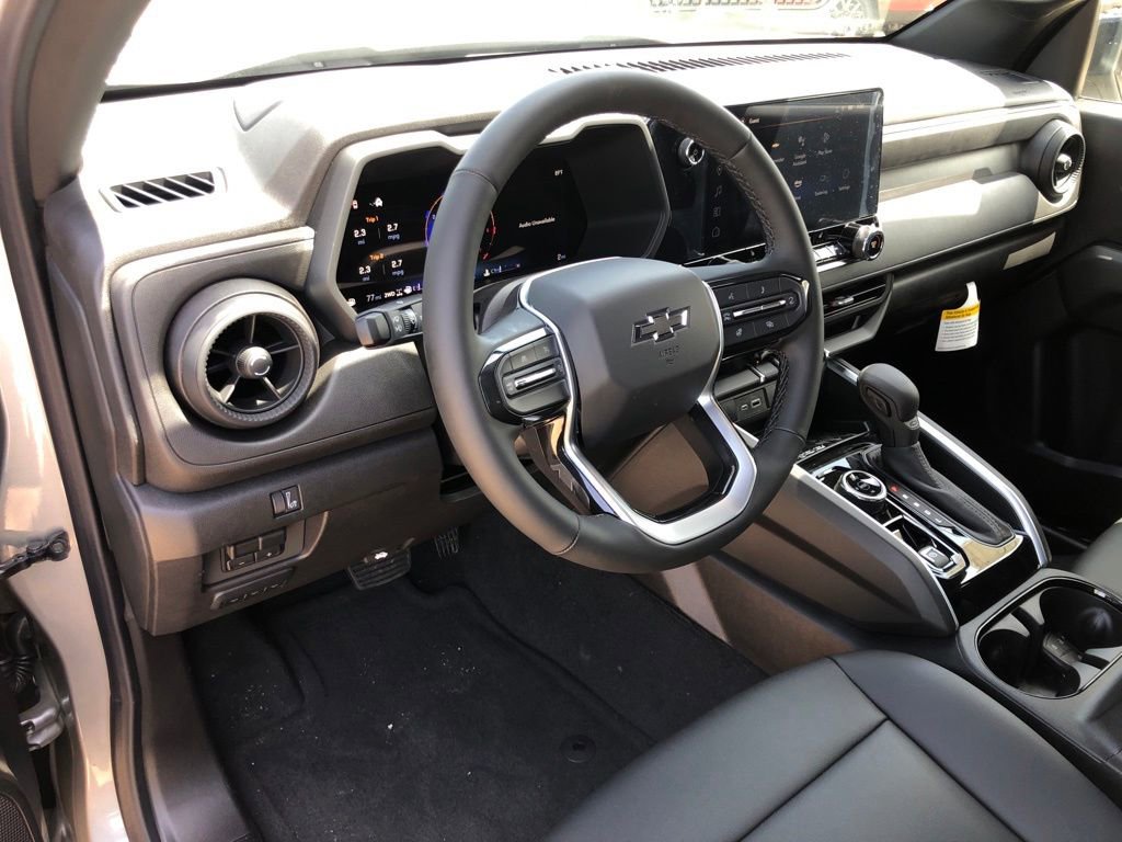 New 2025 Chevrolet Colorado Trail Boss w/ Midnight Edition image 14