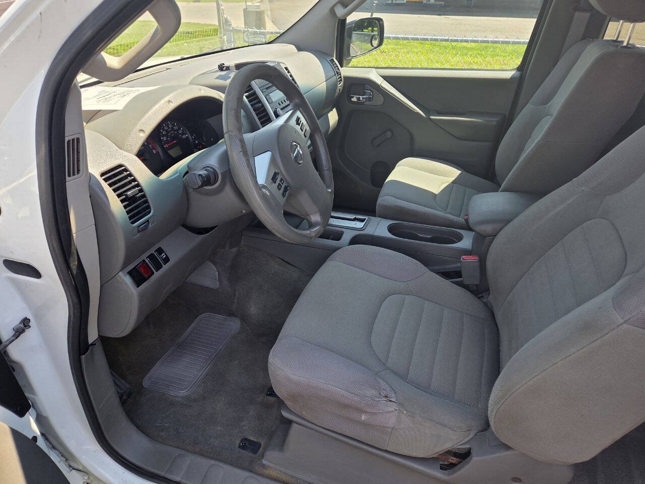 Used 2015 Nissan Frontier S RWD image 31