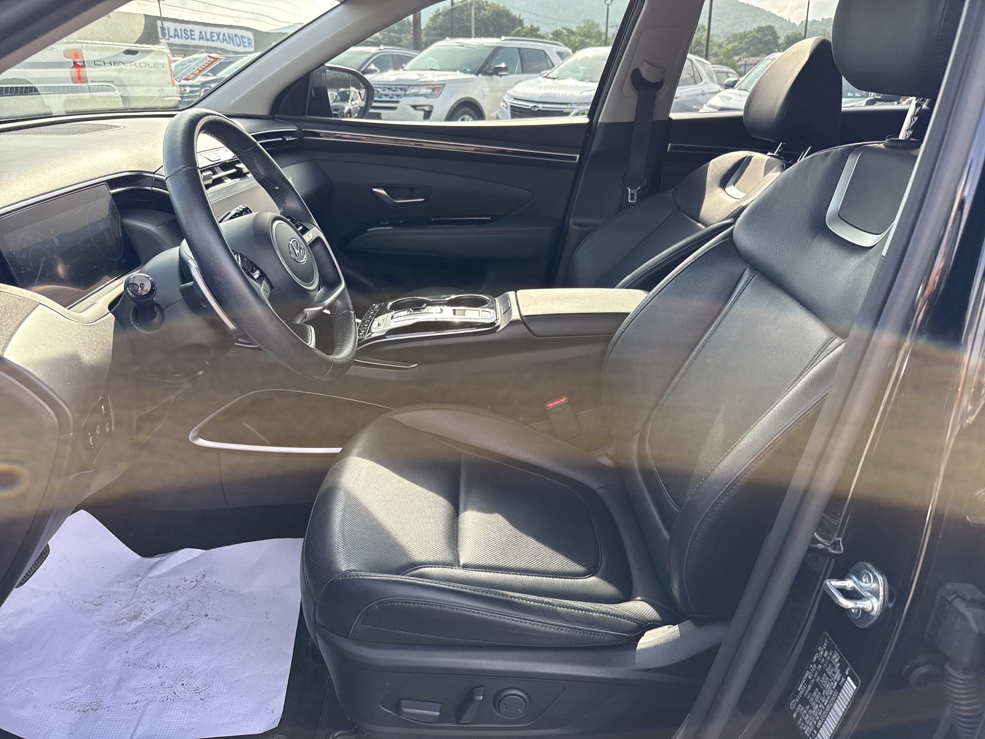 Certified 2024 Hyundai Tucson Limited AWD/4WD image 12