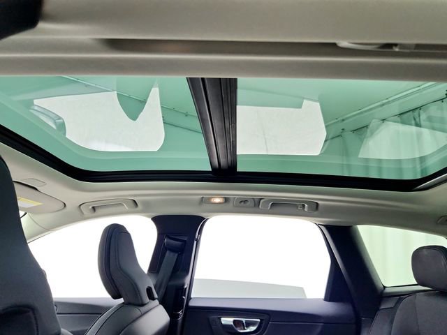 New 2026 Volvo XC60 B5 Plus w/ Protection Package Premier image 18