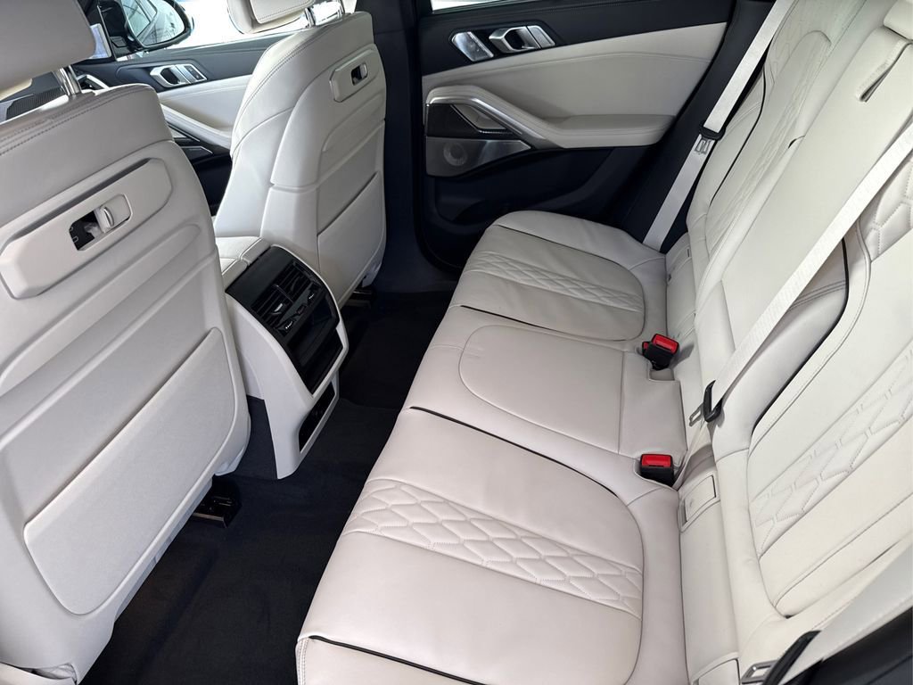 New 2026 BMW X6 M60i image 10