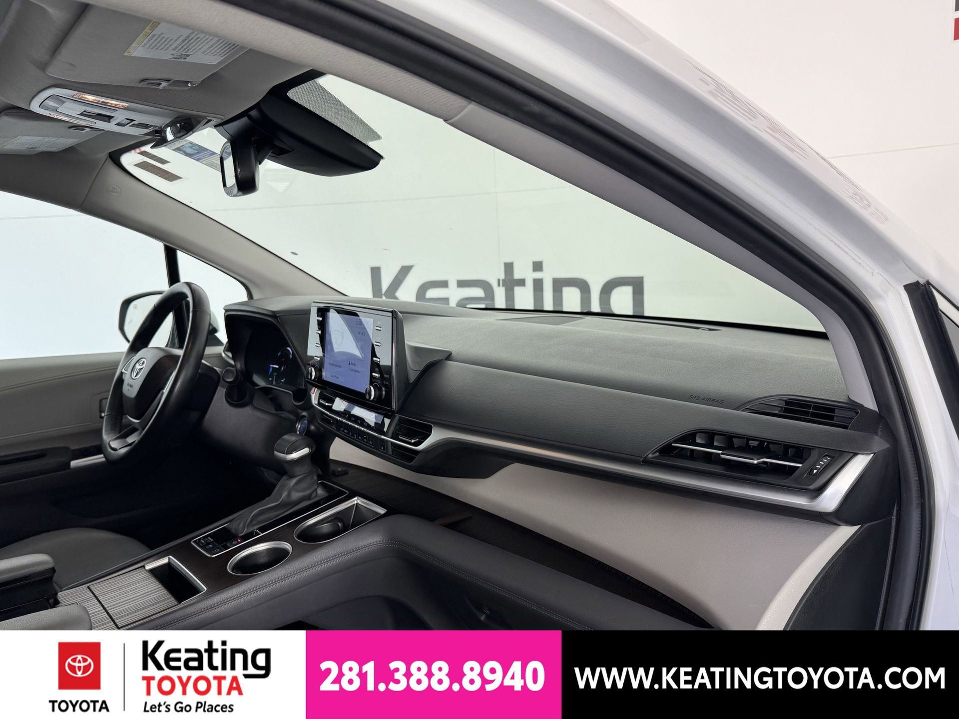 Certified 2024 Toyota Sienna XLE FWD image 24