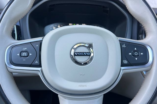 Used 2018 Volvo XC60 T6 Momentum w/ Convenience Package image 27